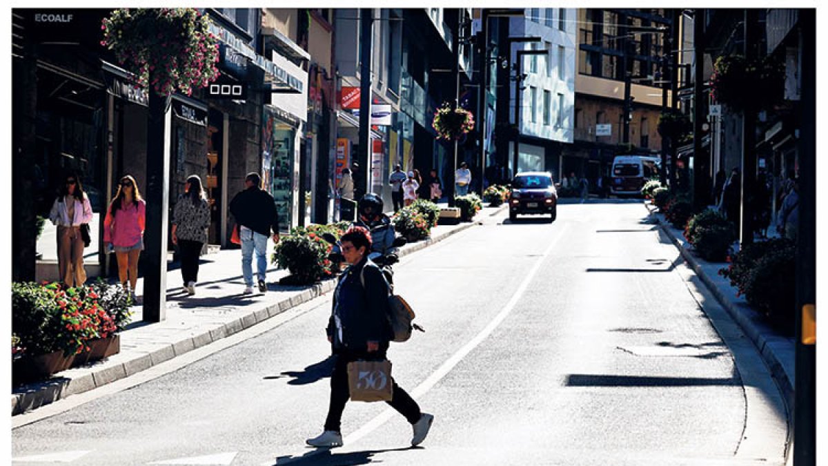 Un vianant a Meritxell.