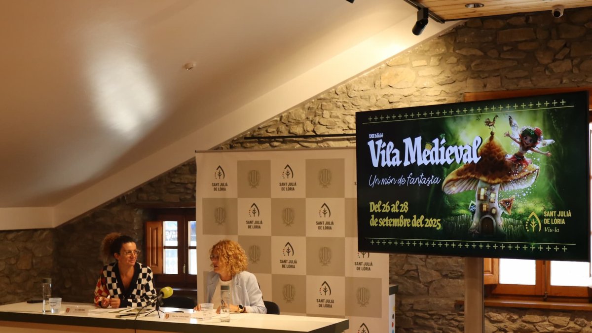 Teresa Areny i Laura Rogé en la roda de premsa d’ahir.