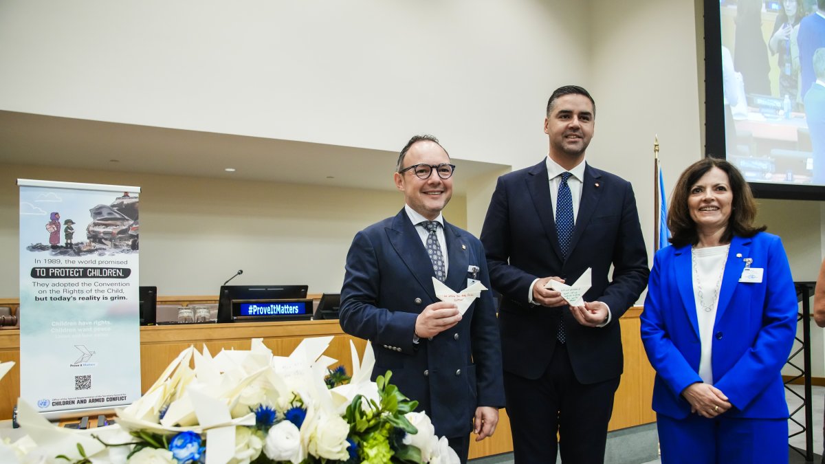 Xavier Espot i Imma Tor amb el viceprimer ministre i ministre d_Afers Exteriors i Turisme de Malta, Ian Borg.