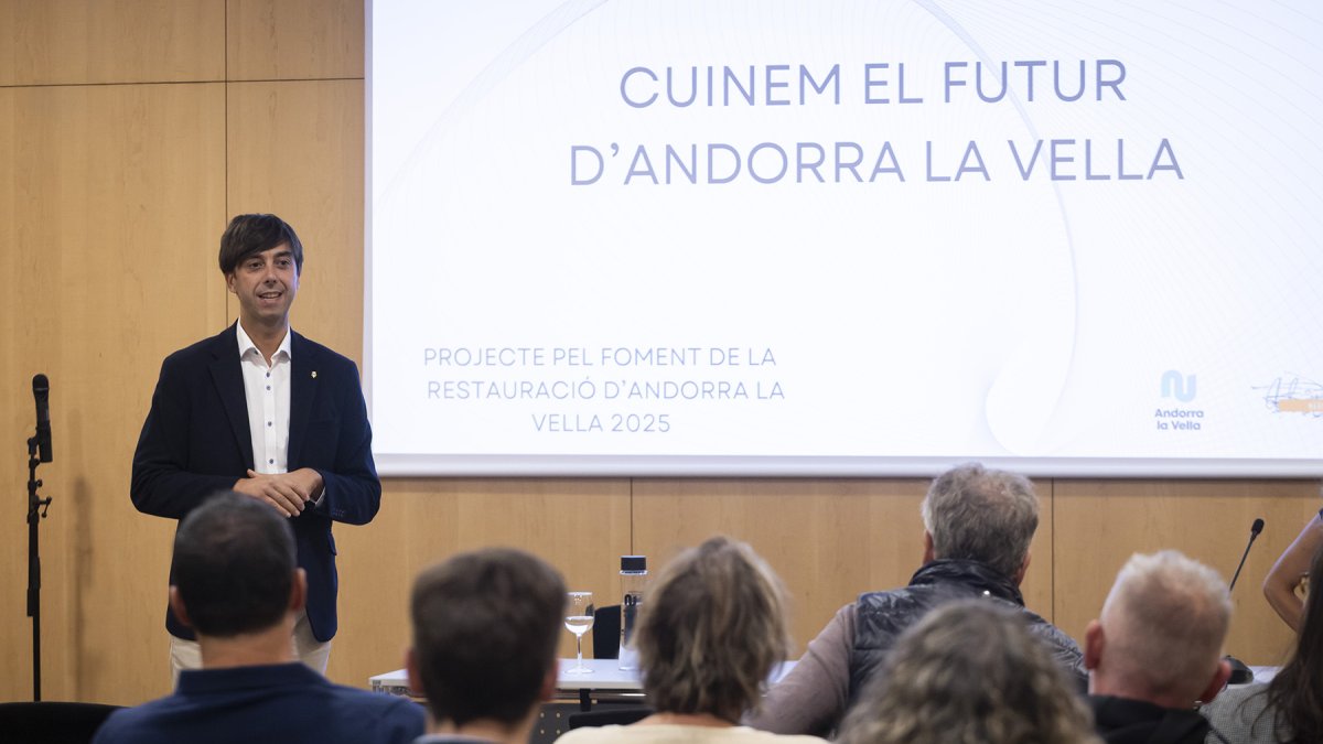 El cònsol major d'Andorra la Vella, Sergi González, durant la presentació del projecte 'Cuinem el futur d'Andorra la Vella'.