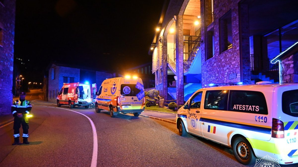 La policia en l'accident a Arinsal.