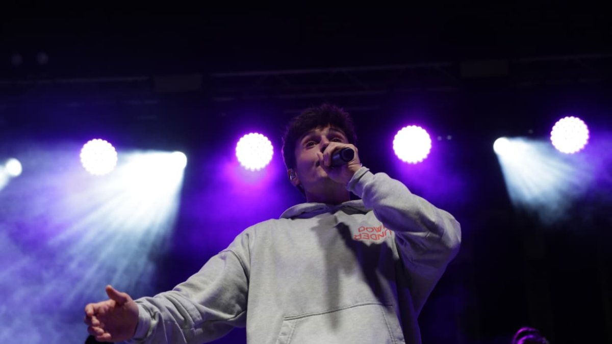 Miki Núñez durant el concert al Caldes Festival