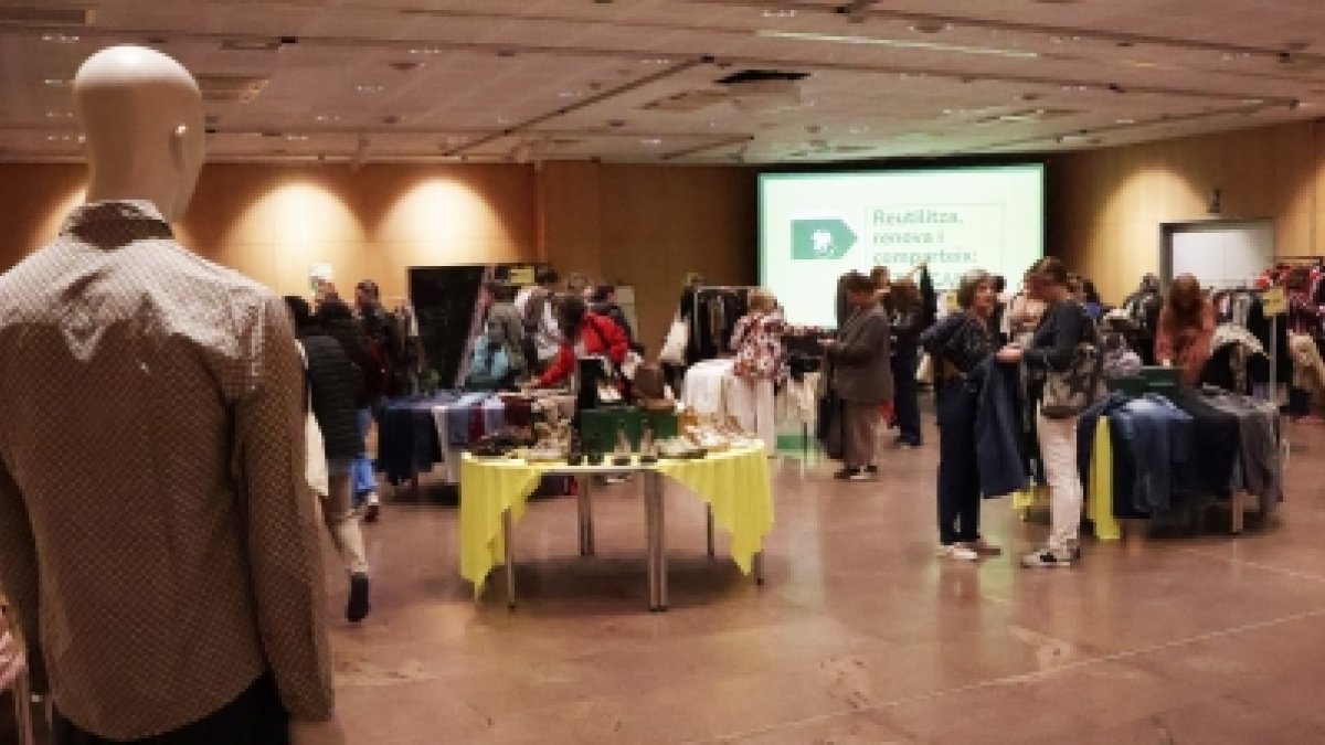 Participants de la segona edició del Troc d'Andorra la Vella.