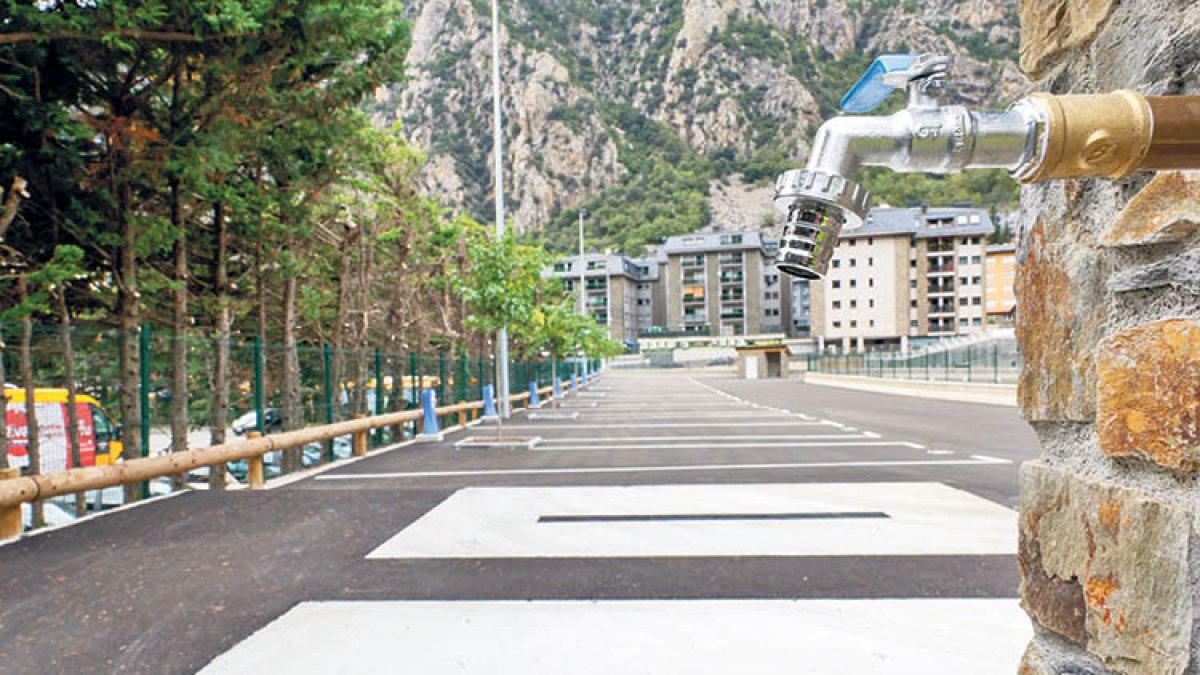 L’aparcament d’autocaravanes.