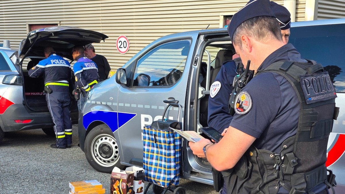 Control de la policia en una ruta amb Andorra.