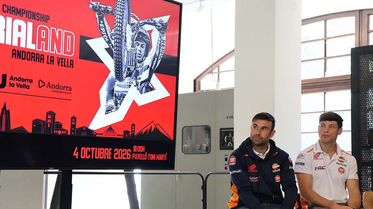 Els pilots, Toni Bou i Gabriel Marcelli, durant la presentació de l'X-Trial Andorra la Vella