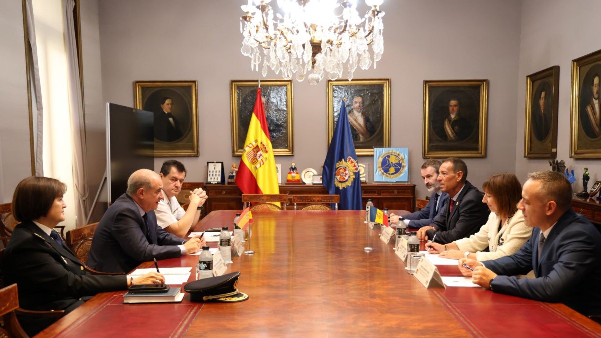 Reunió amb el director general de la Policia Nacional espanyola