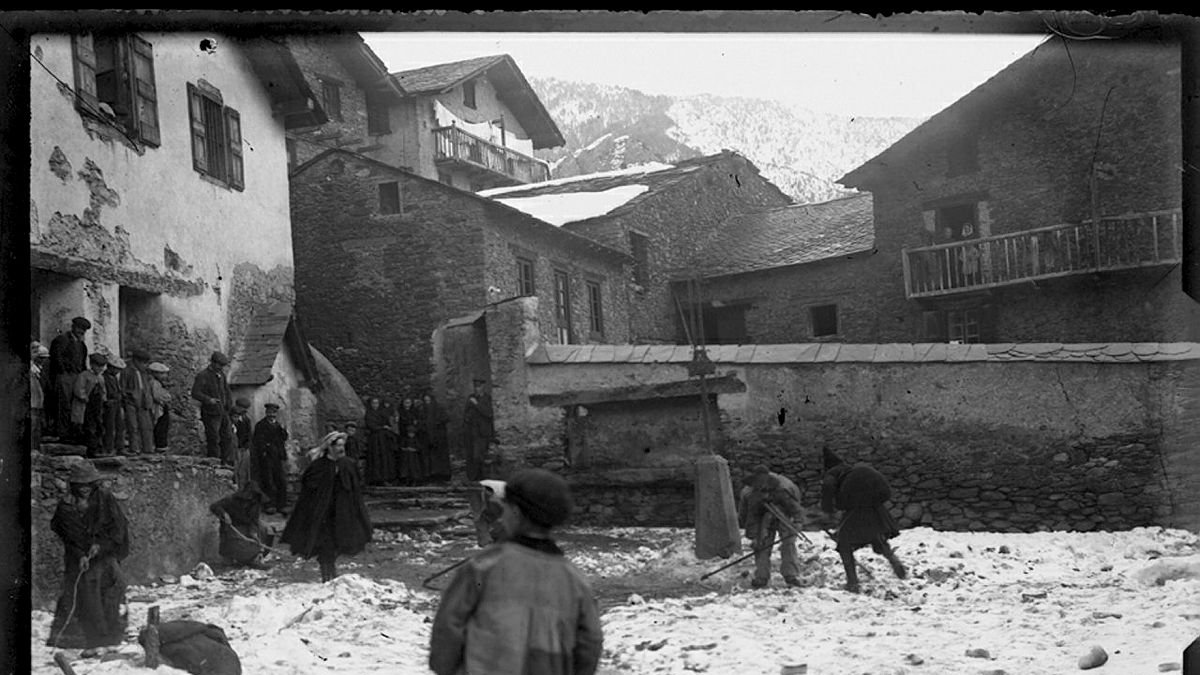 Ball de l’Ossa d’Ordino a principi del segle XX.