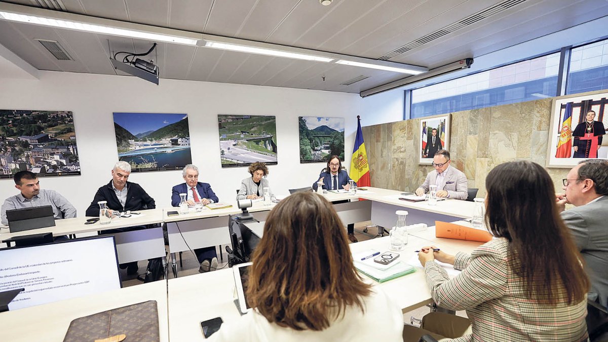 Reunió per a l’acord d’associació amb la UE.