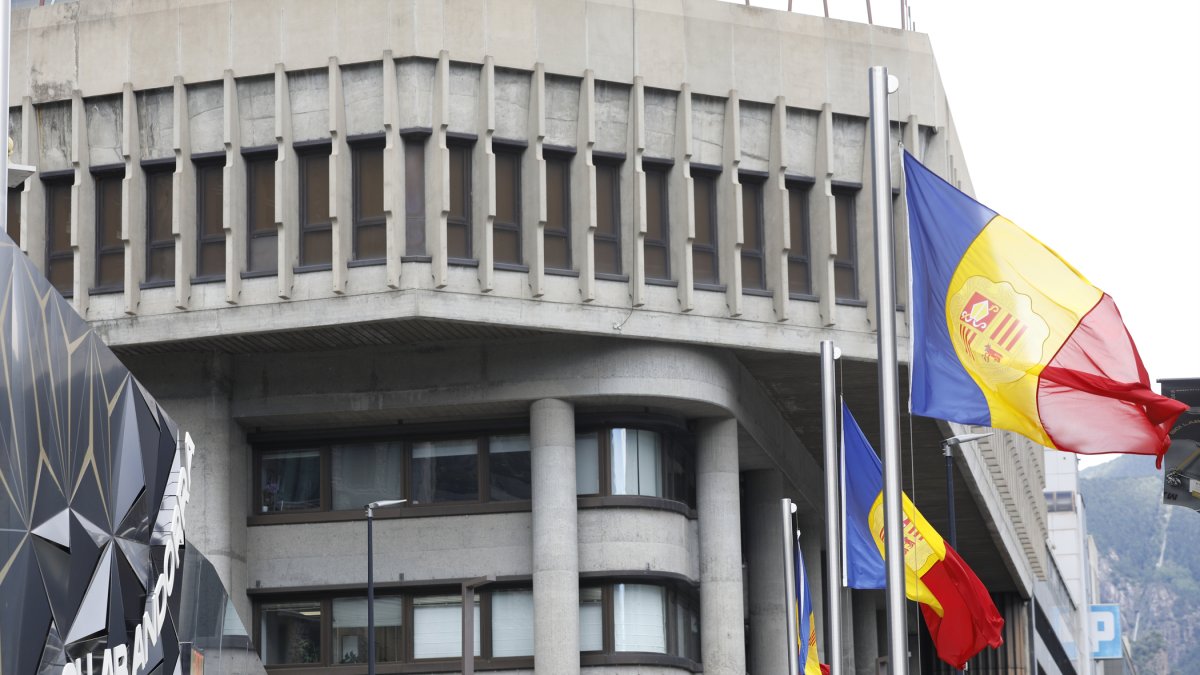 Façana de l’edifici administratiu de Govern.