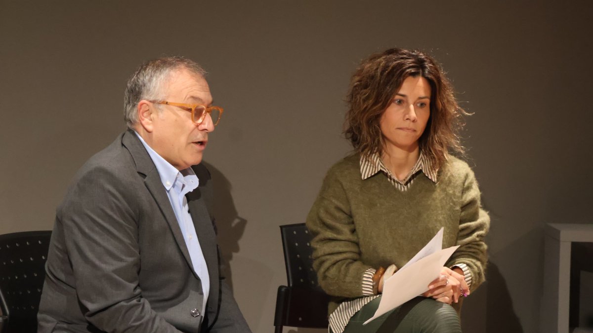 El conseller de Cultura i Promoció Econòmica, Valentí Closa, i la responsable de Cultura, Anna Allué.