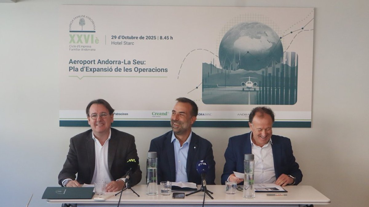 D’esquerra a dreta, Aristot, Armengol i Tomàs durant la conferència.