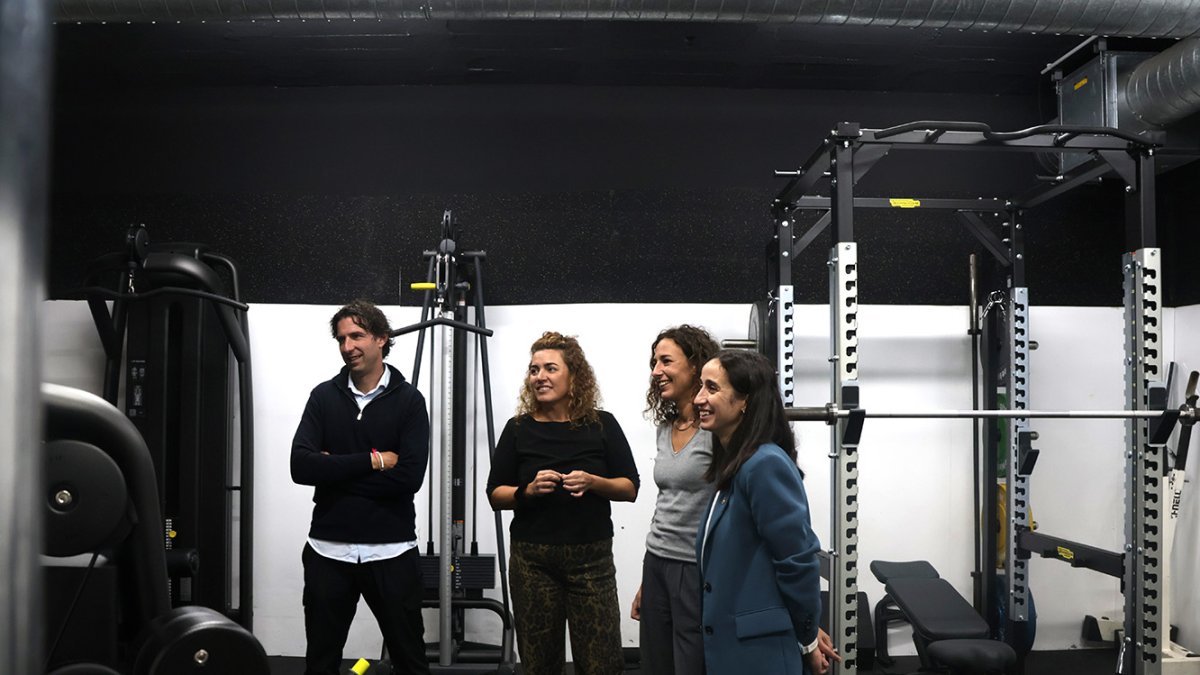 La cònsol menor d'Andorra la Vella, Olalla Losada i Maria Nazzaro, en la presentació del projecte