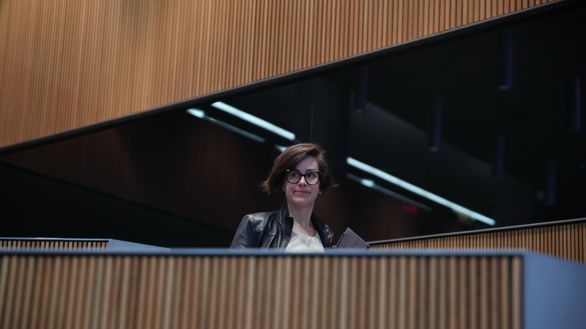Núria Segues en una compareixença