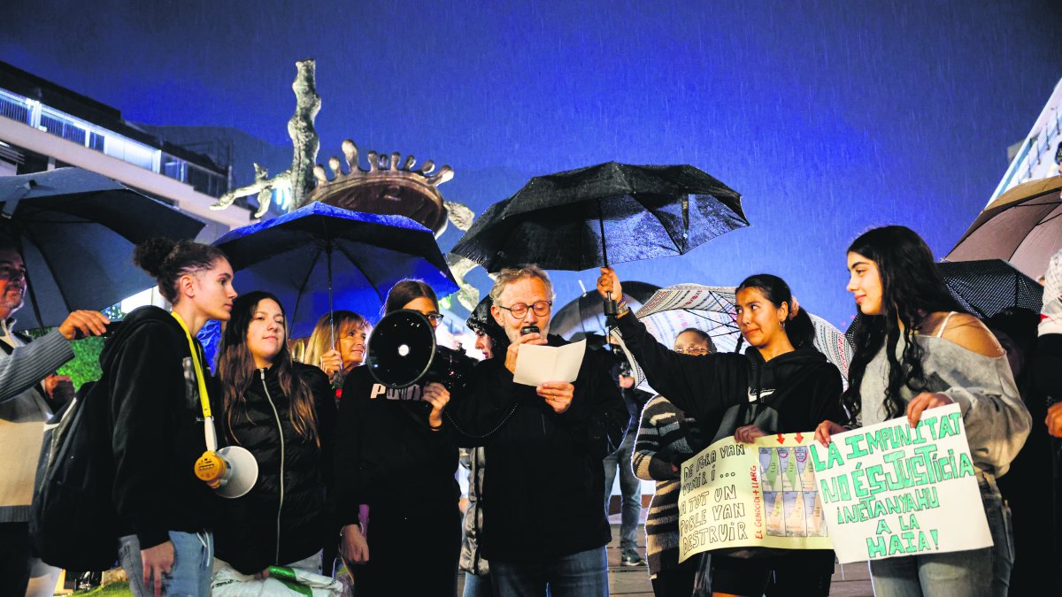 Membres de Moviment per Palestina en una protesta.