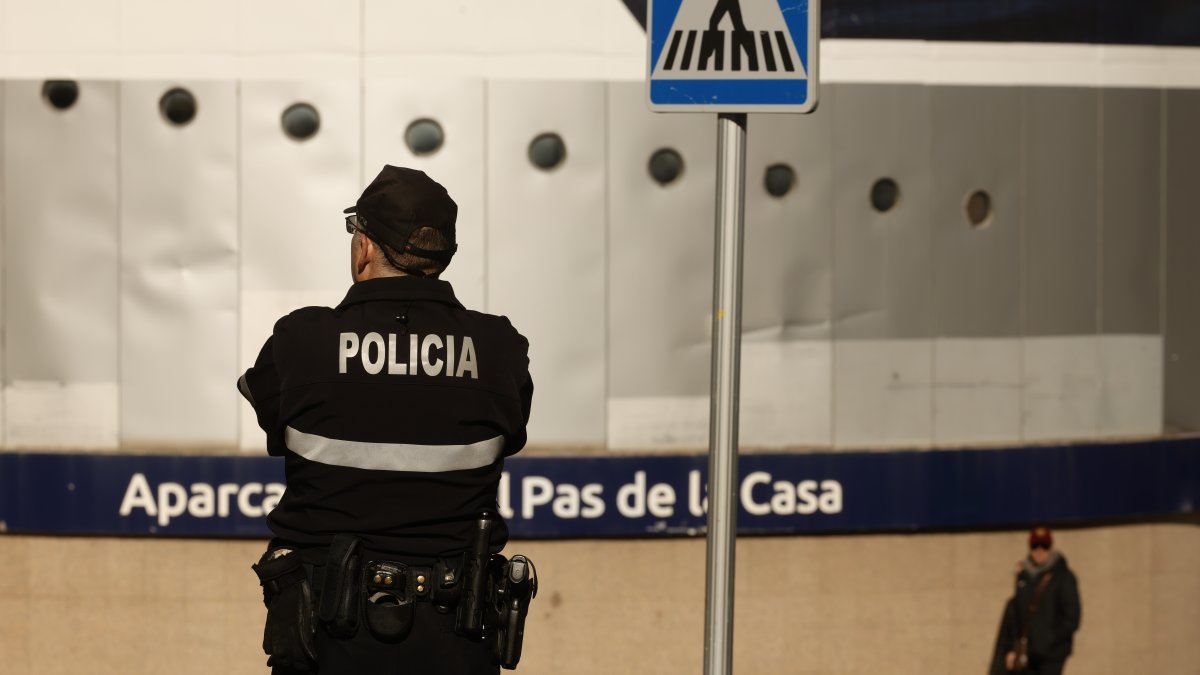 Policia al Pas de la Casa.