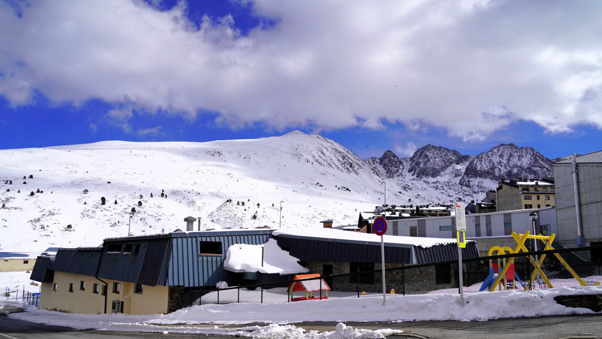 L'antiga escola bressol on s'ubicarà el nou espai de biblioteca i espai jove del Pas.