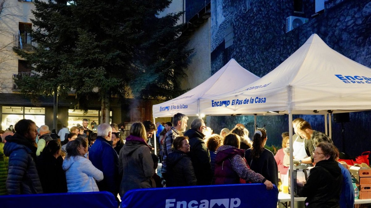 Castanyada popular a Encamp.