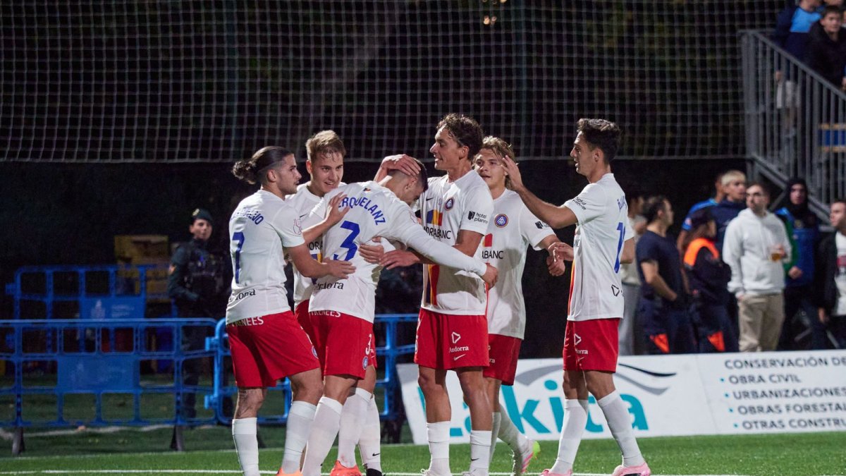 Els jugadors celebren un dels gols de Copa.