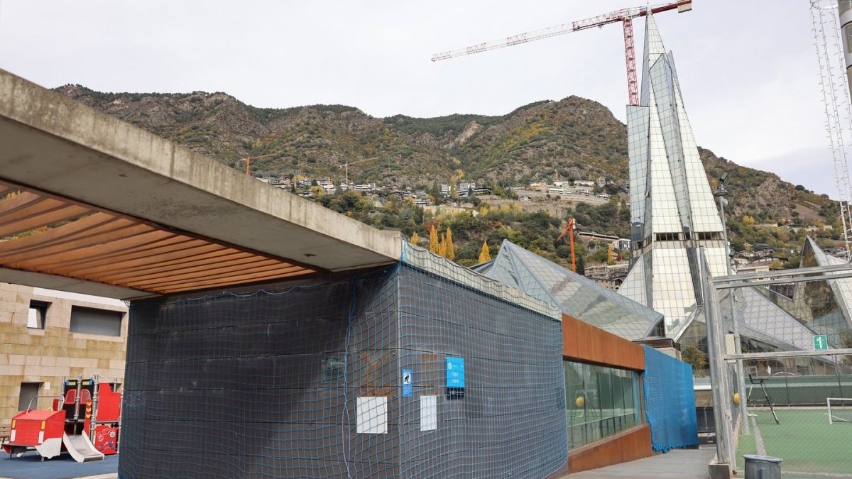 El comú d’Escaldes rehabilita les façanes del Prat del Roure
