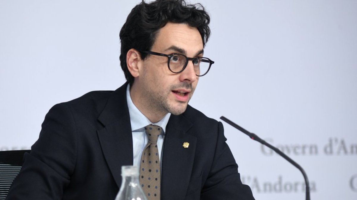 Casal en la roda de premsa.