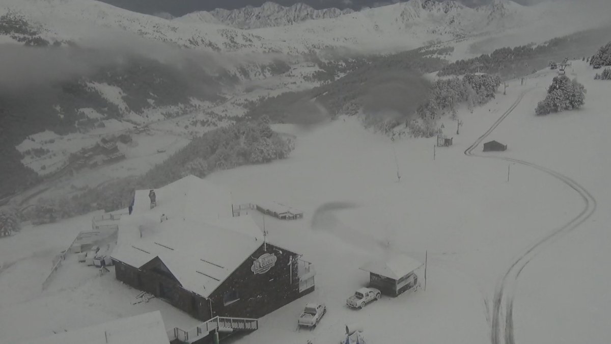 L'estació de Soldeu amb força neu, després de les pluges d'aquesta matinada
