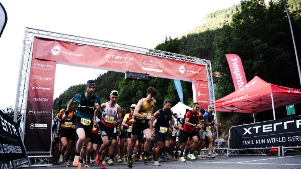 Participants en la sortida de la competició en una edició anterior.