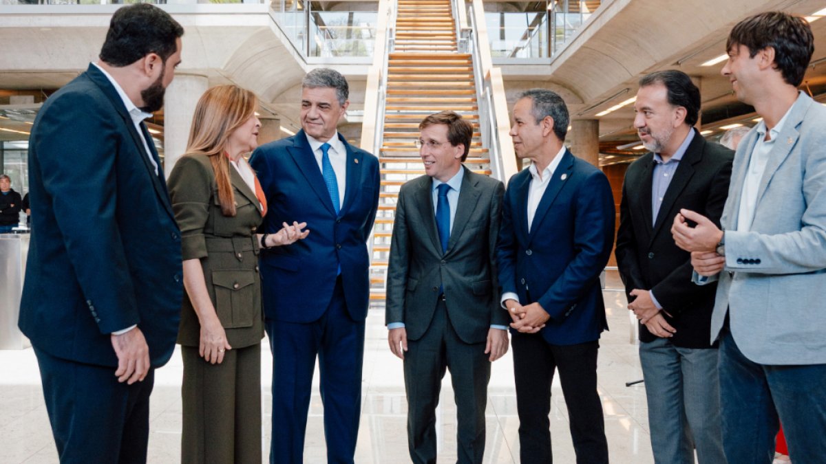 González, amb alcaldes de diverses capitals.