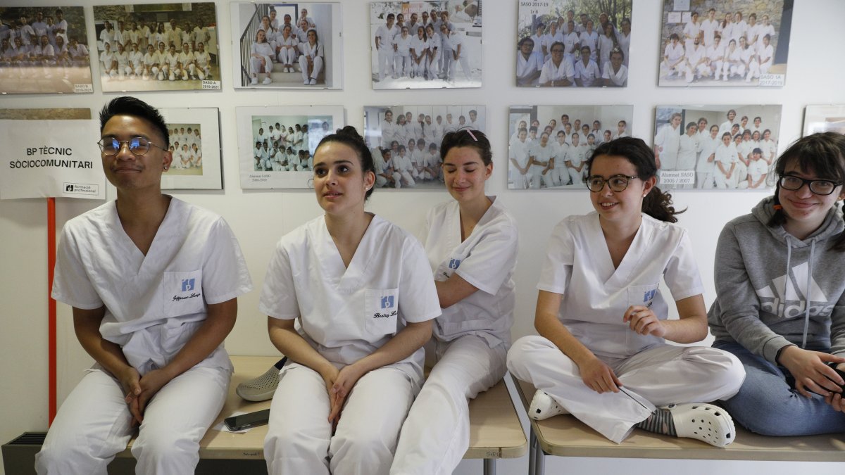 Estudiants de formació professional a Aixovall.