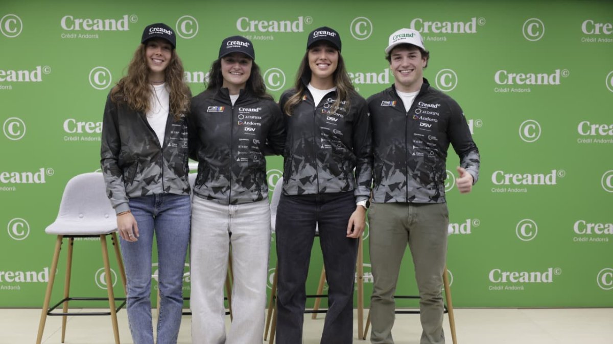 Carla Mijares, Jordina Caminal, Cande Moreno i Bartumeu Gabriel en la presentació d'avuiop0