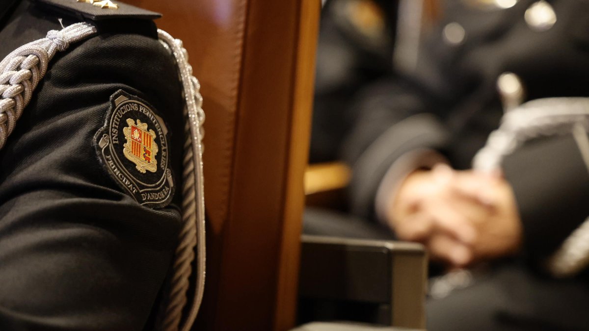 Funcionaris de presons.