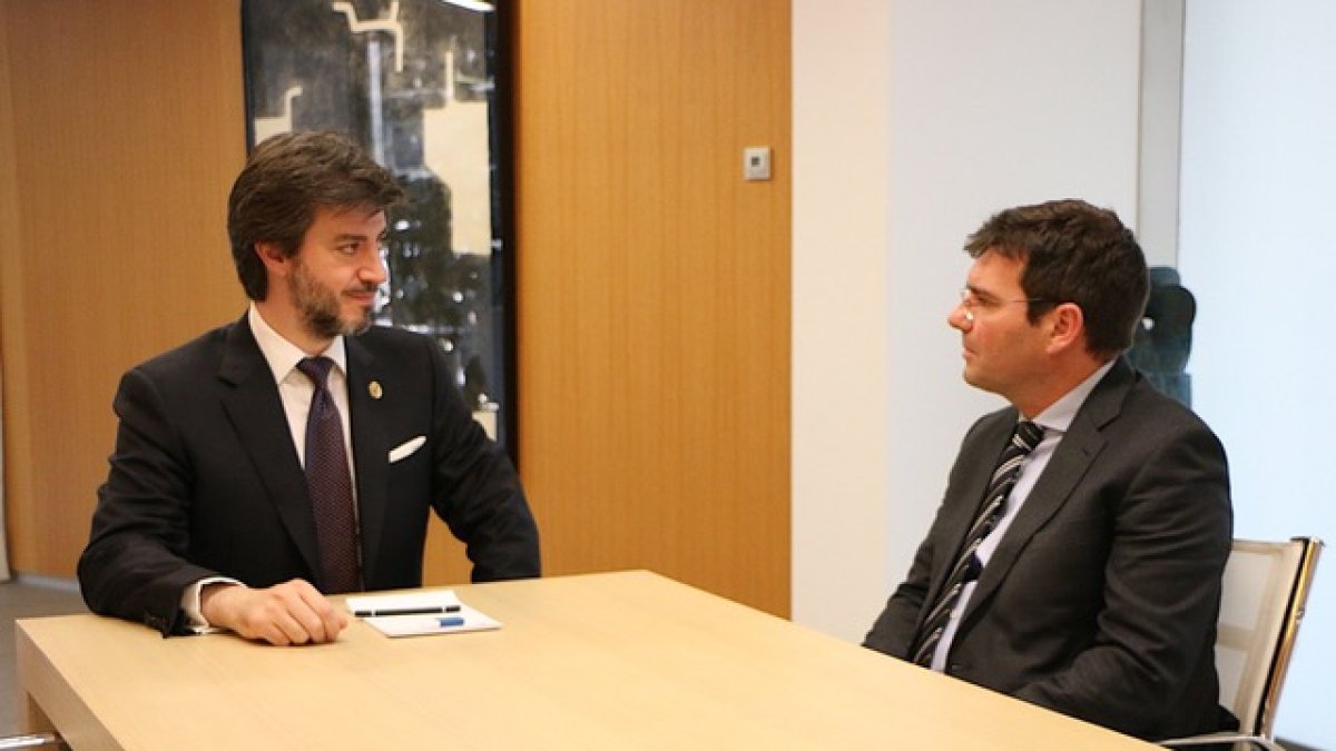 El síndic General, Carles Ensenyat, amb el Raonador del ciutadà, Xavier Cañada