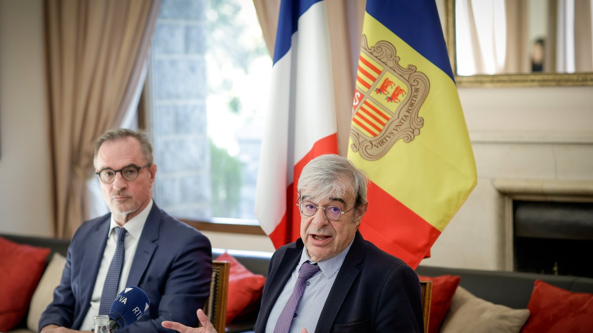 L'ambaixador francès a Andorra, Nicolàs Eybalin, i el Ministre de finances Ladislao Baró
