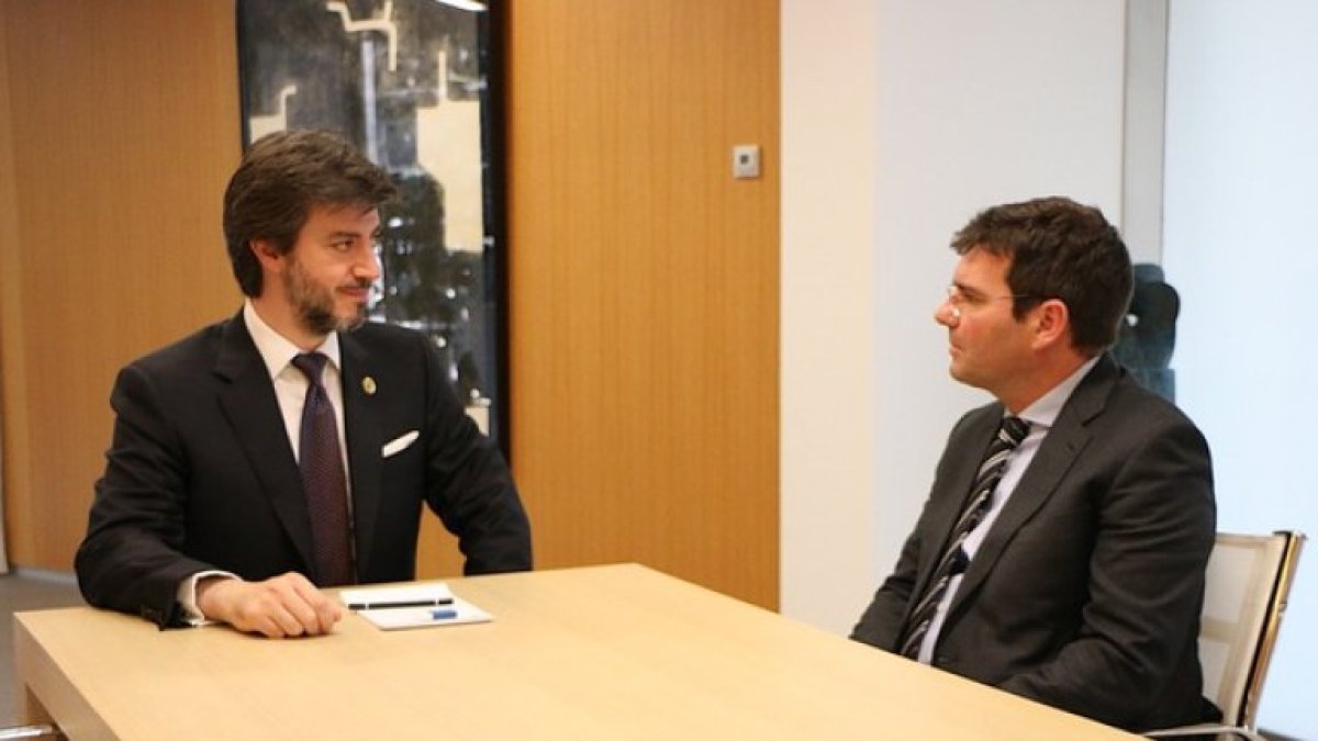 El síndic General, Carles Ensenyat, amb el Raonador del ciutadà, Xavier Cañada