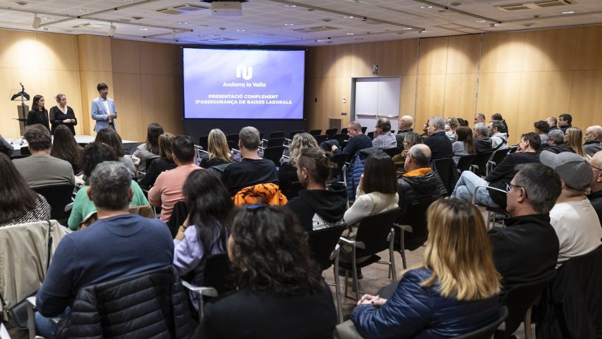El cònsul major d'Andorra la Vella, Sergi González, a la presentació del complement d'assegurança de baixes laborals.
