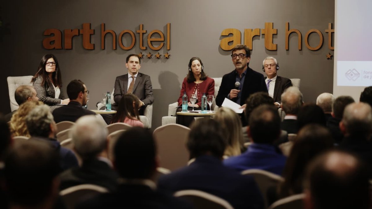 El president del fons de pensions, Jordi Cinca, durant la conferència a l'Art Hotel.
