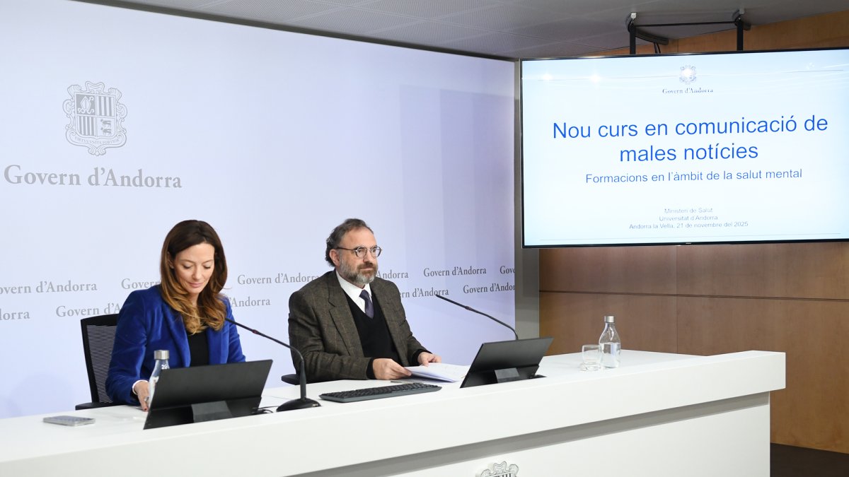 La ministra Helena Mas i el rector de l’UdA, Juli Minoves.