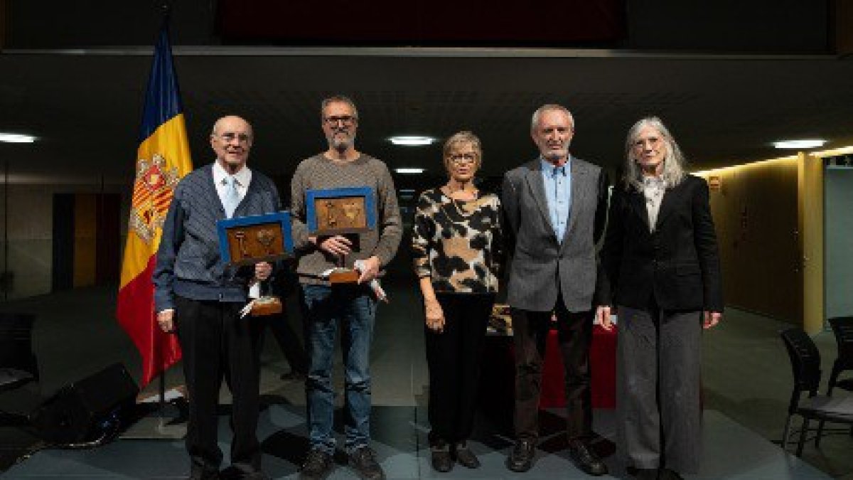 Els guardonats amb el premi Àgora Cultural.