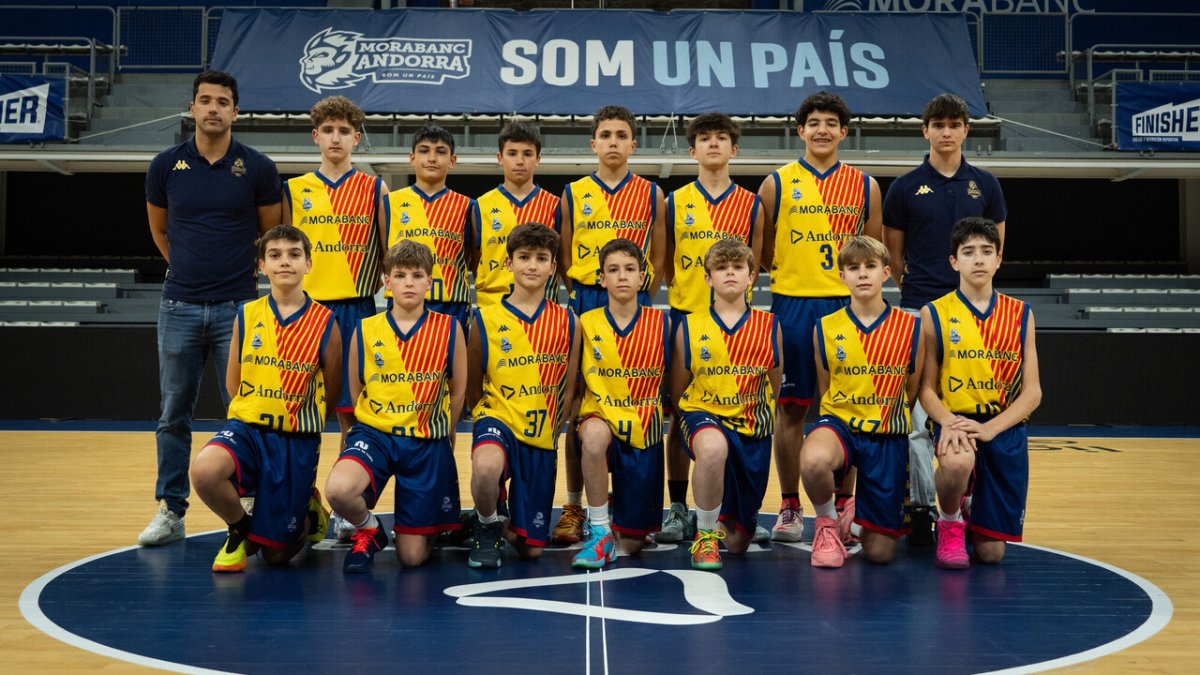 La plantilla que disputarà la Minicopa a València.