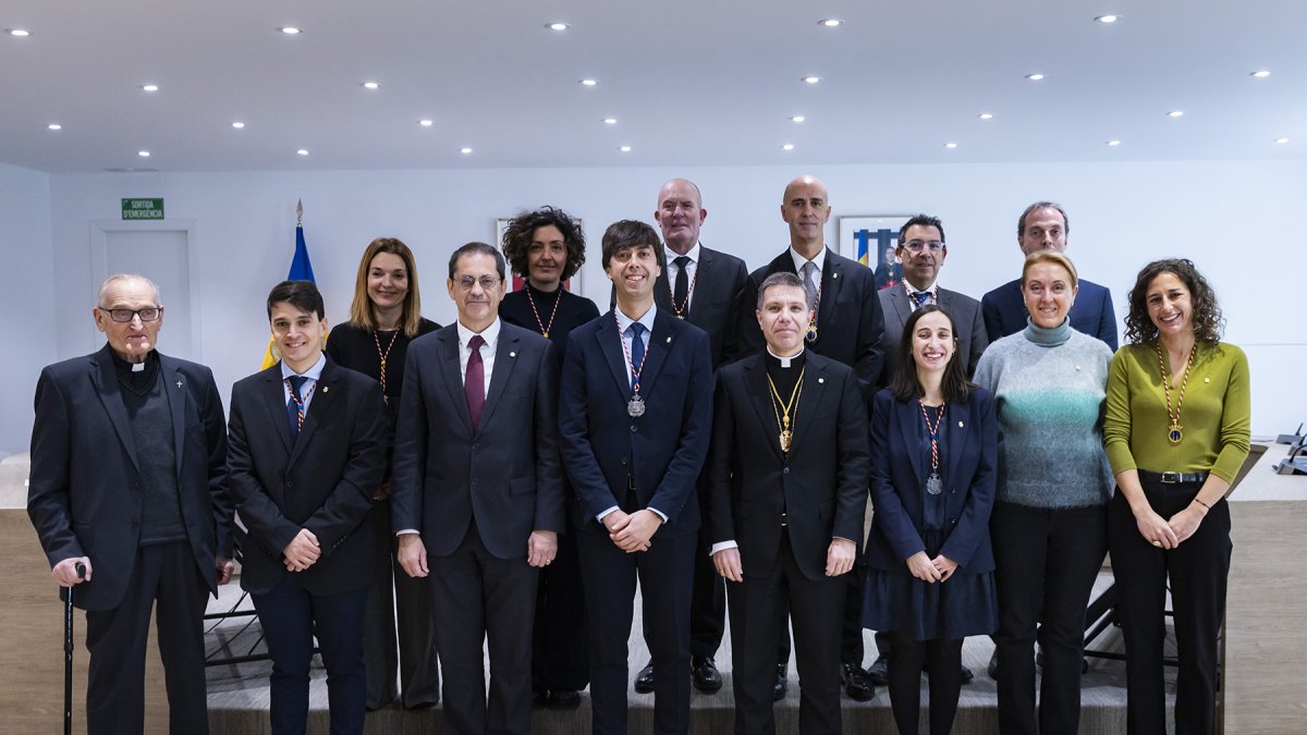 Visita oficial de Mons. Josep-Lluís Serrano Pentinat, Bisbe d'Urgell i Copríncep D'Andorra, al comú d'Andorra la Vella amb el cònsol major i la cònsol menor de la parròquia.