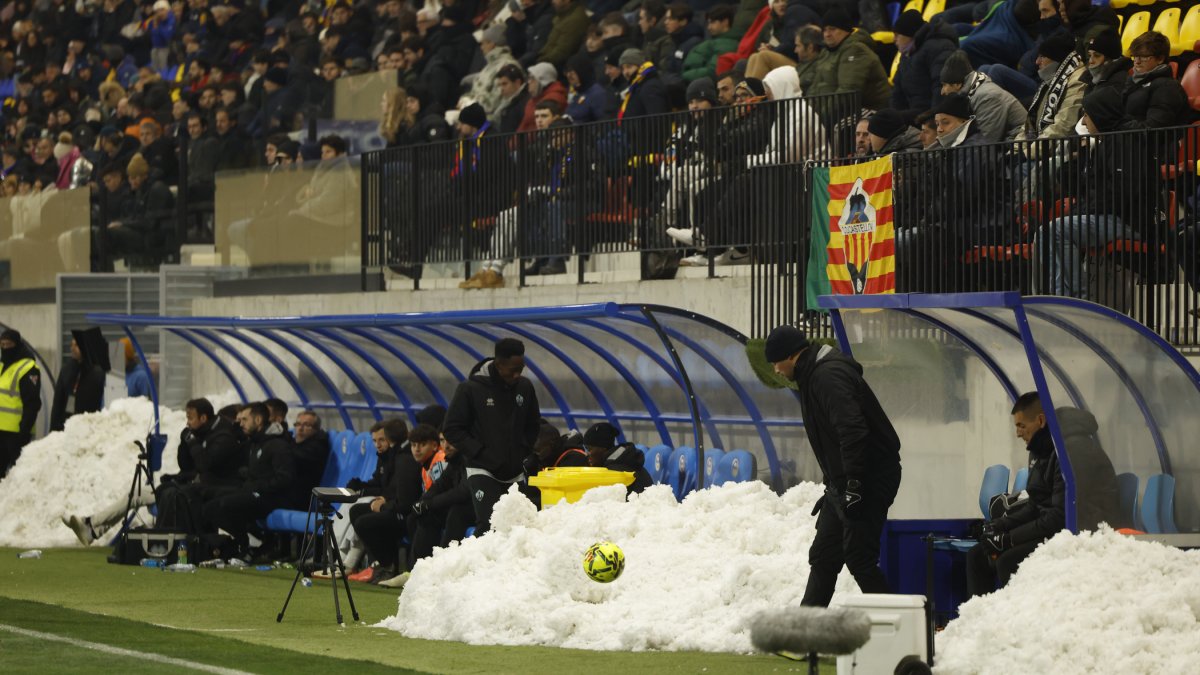 Neu a l’estadi en el partit contra el Castelló.