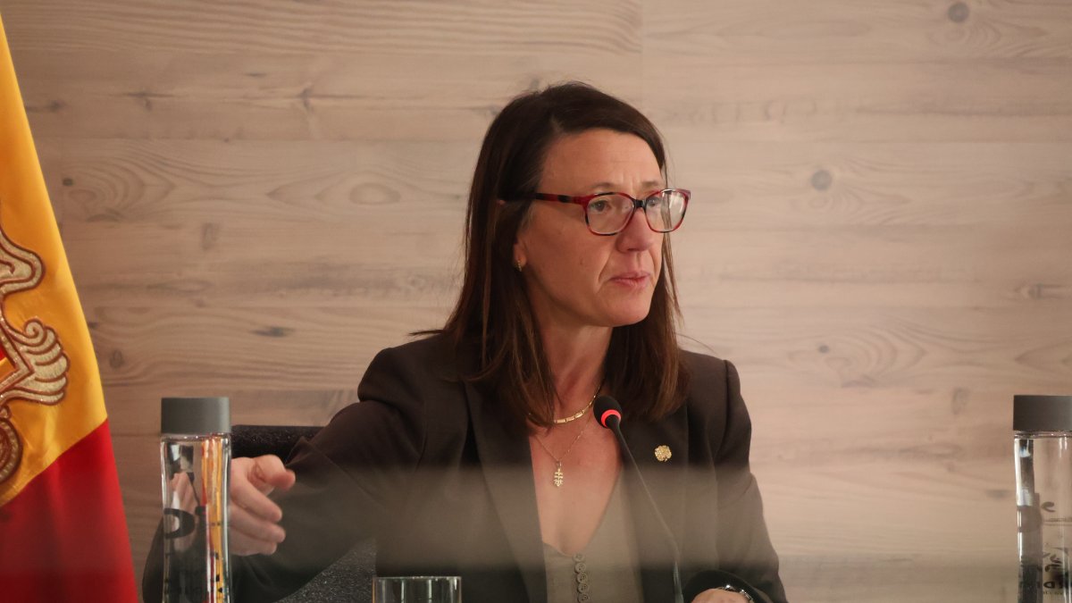 La cònsol major d'Ordino, Maria del Mar Coma, durant la sessió de comú d'aquesta tarda.