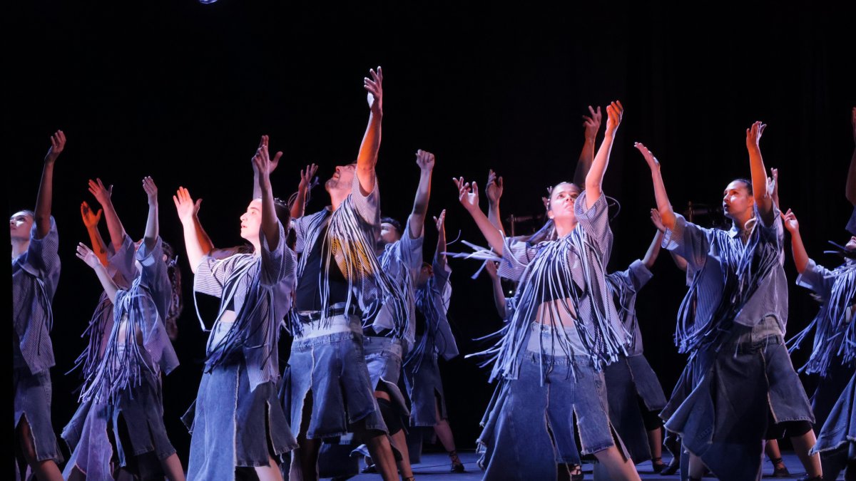 Un instant de l’espectacle ‘Com pesa la terra’.