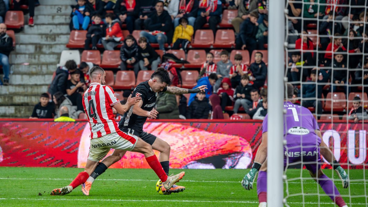Lautaro, autor del gol de l’FC Andorra a Gijón.