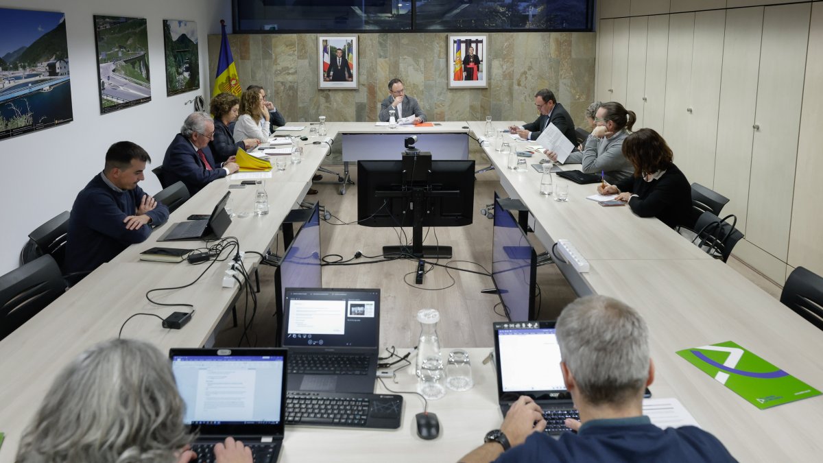 Una de les reunions dels membres del pacte d’Estat.