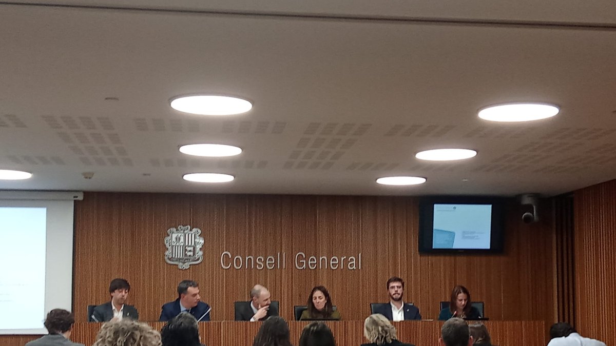 Els cònsols durant la presentació de les propostes per assegurar un creixemt sostenible