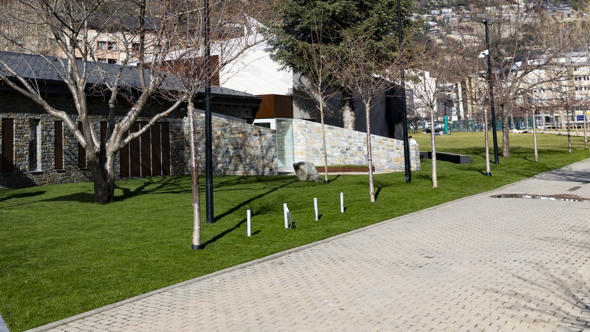 Un tram del Parc Central, al costat de la sala d'exposicions de Govern