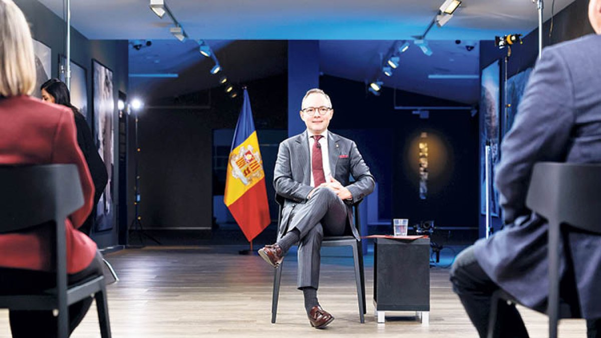 Espot a l’inici de l’especial televisiu per respondre a les preocupacions ciutadanes.