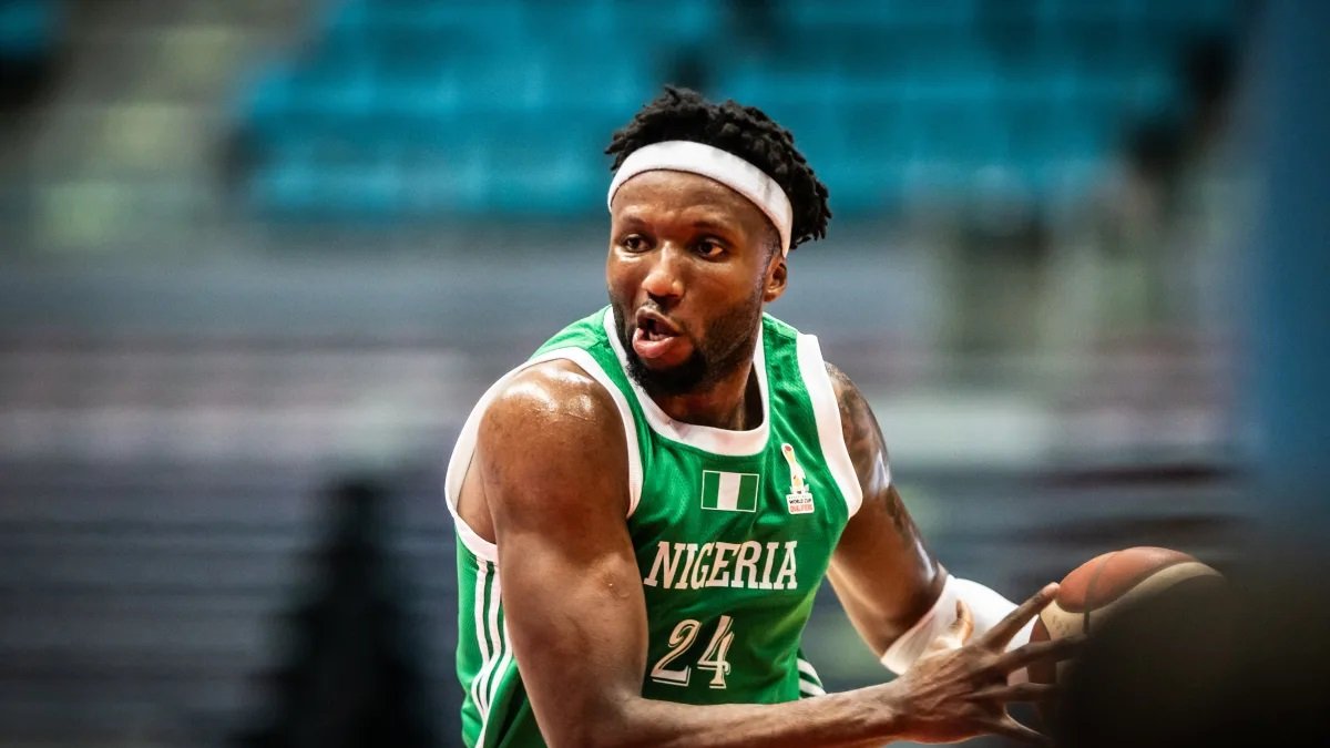 Udeze, en un dels duels amb Nigèria.