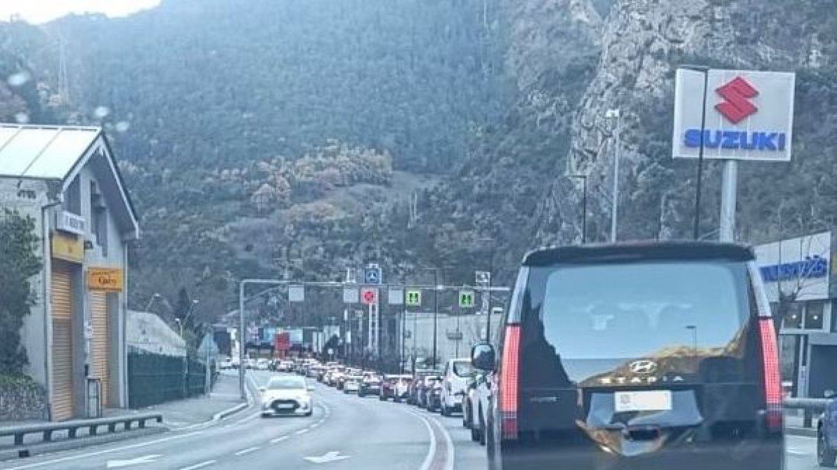 Retencions a les carreteres.